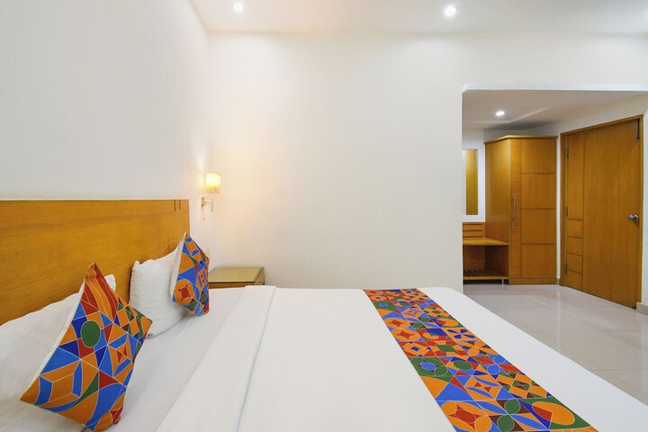 Room 19 of 34
