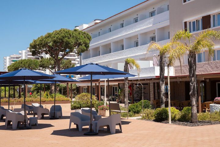 Hotel 44 of 64