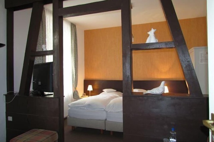Room 9 of 59
