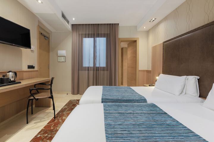 Room 9 of 68
