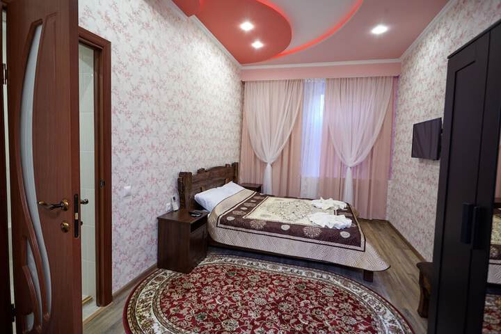 Room 14 of 27