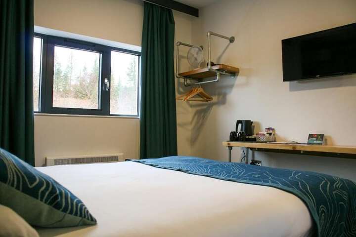 Room 6 of 50