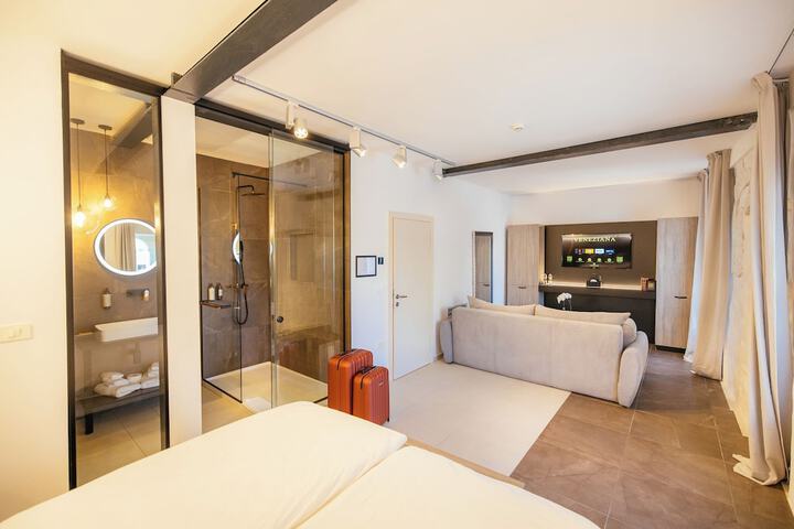 Room 40 of 96