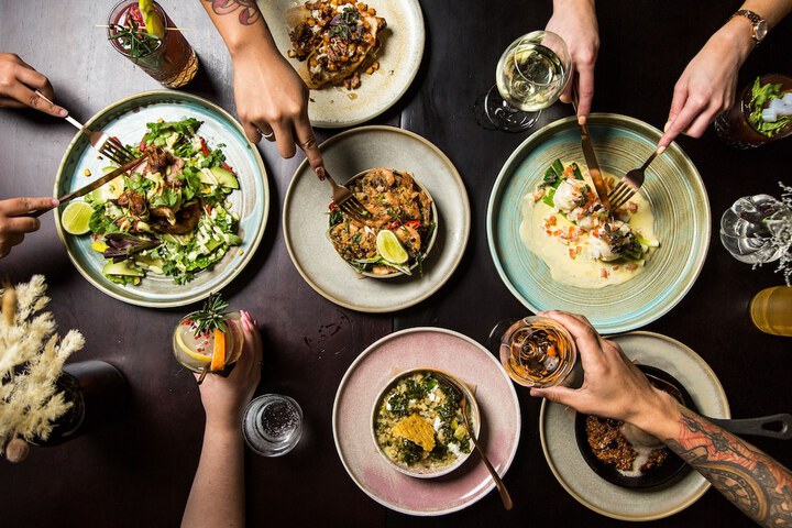 Dining 84 of 163