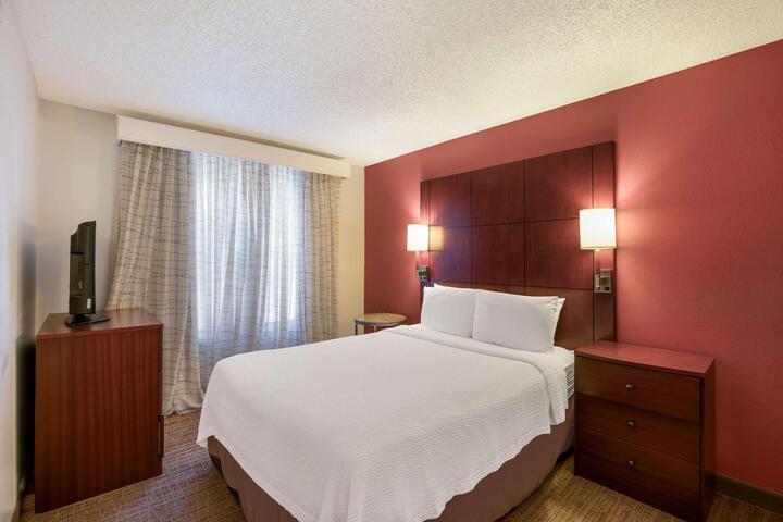 Accessible Suite King Bed Mobility Accessible Bathtb Sofa Bed Fullkt Full Breakfast (28 of 41)