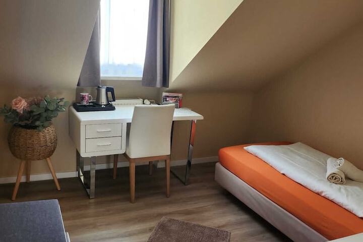 Room 13 of 46