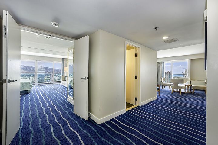 Room 14 of 213