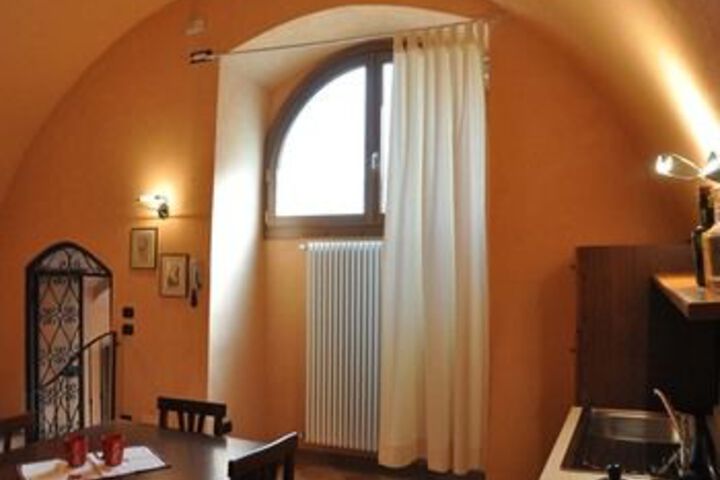 Room 30 of 102