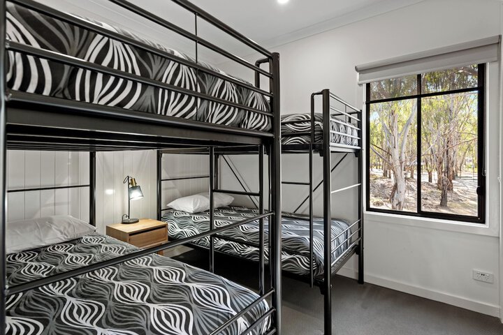 Room 5 of 150