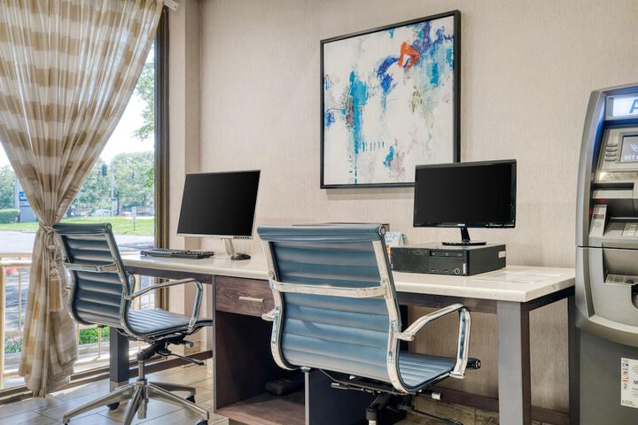 Business Center 35 of 39