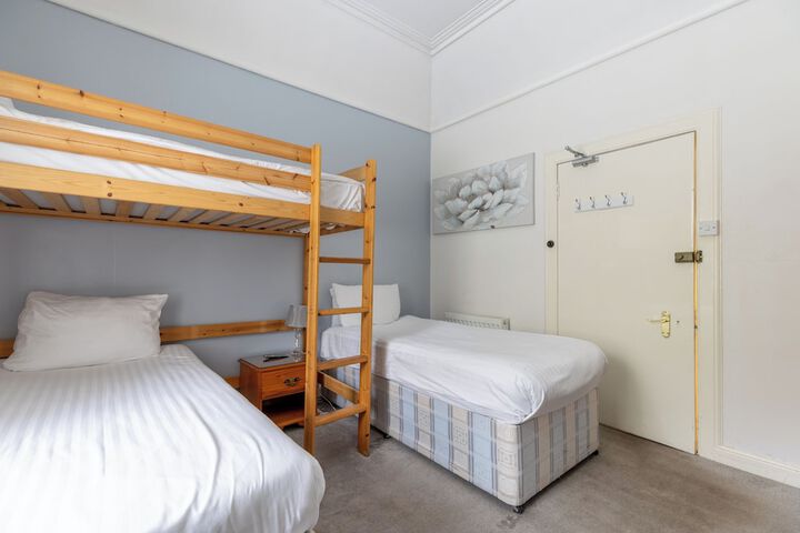 Room 30 of 51