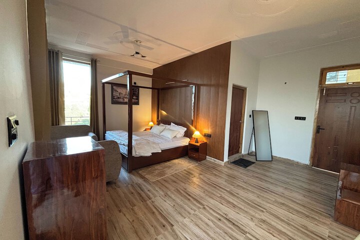 Room 13 of 45