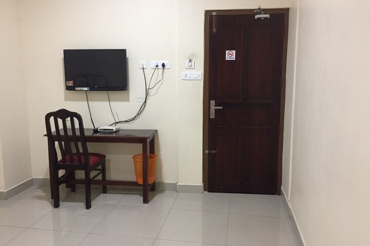 Room 9 of 30