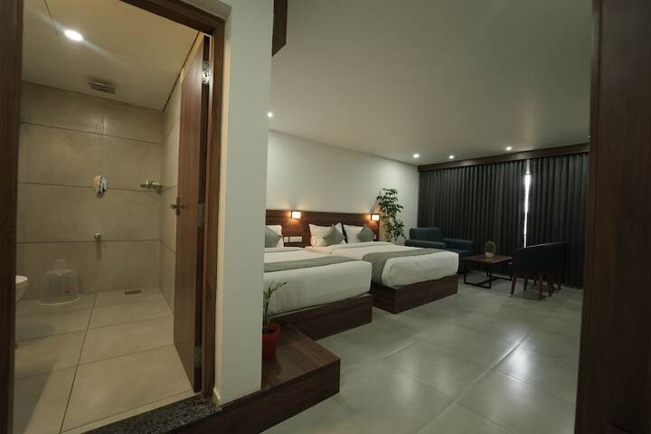 Room 12 of 18