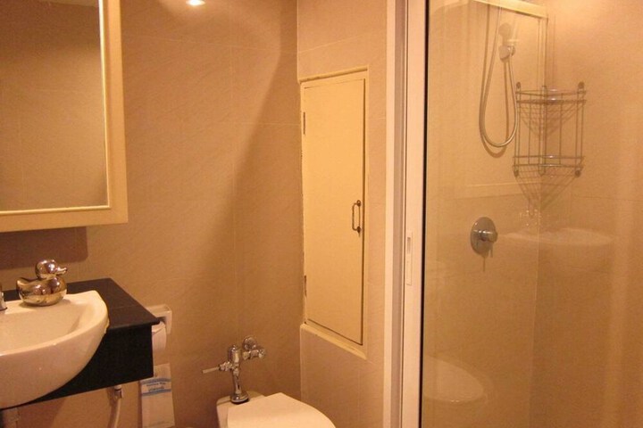 Room 53 of 73