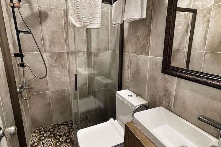 Room 42 of 49