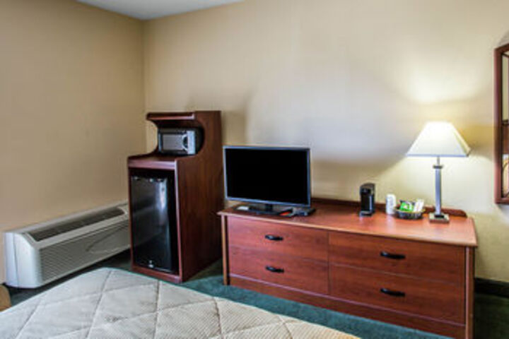 Room 9 of 19
