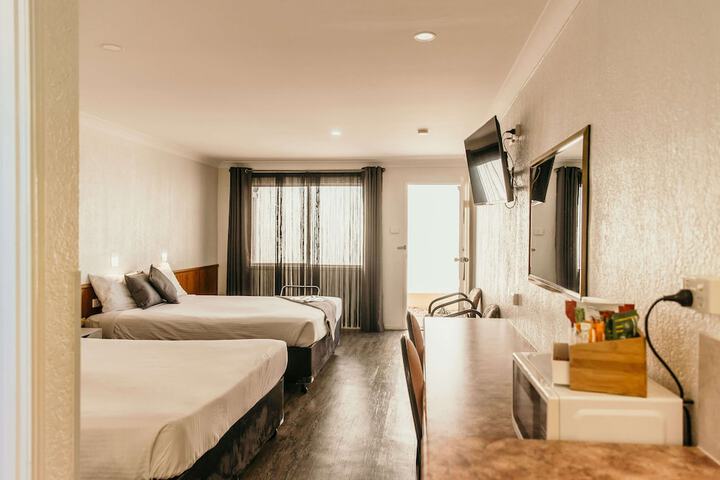 Room 32 of 90