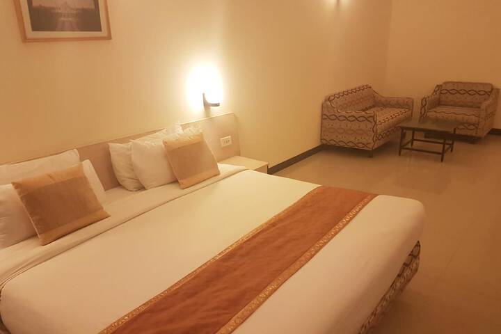 Room 10 of 36