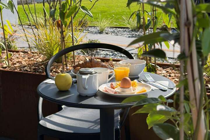 Breakfast/Coffee Service 47 of 125