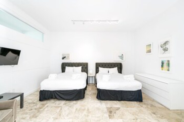 Room 141 of 153