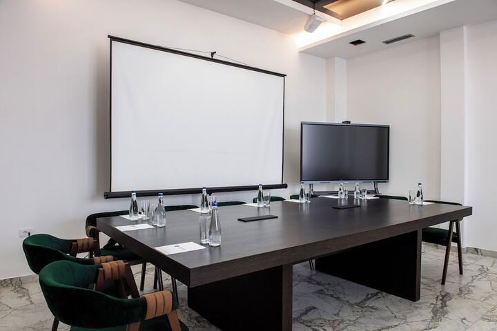 Business Center 104 of 113