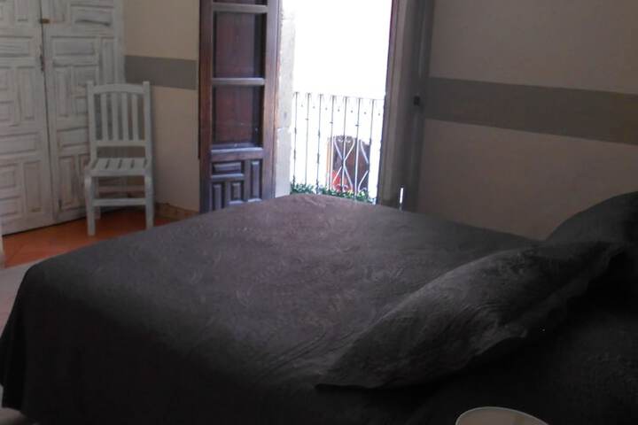 Room 13 of 18