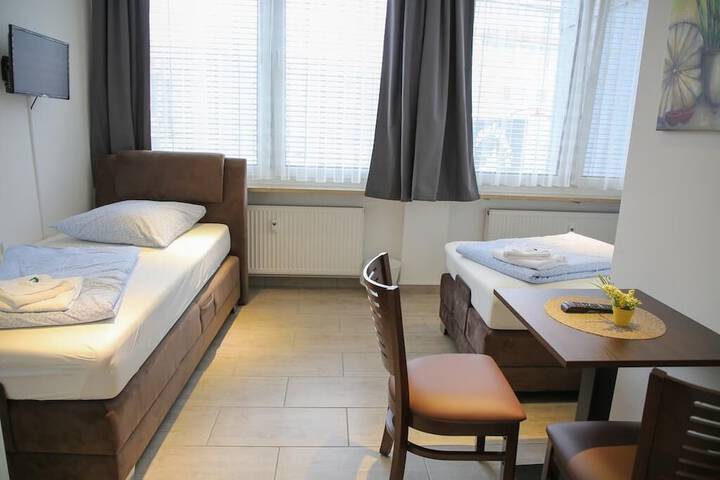 Room 7 of 15