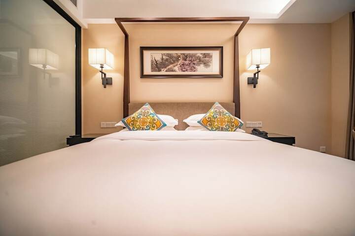 Room 15 of 111