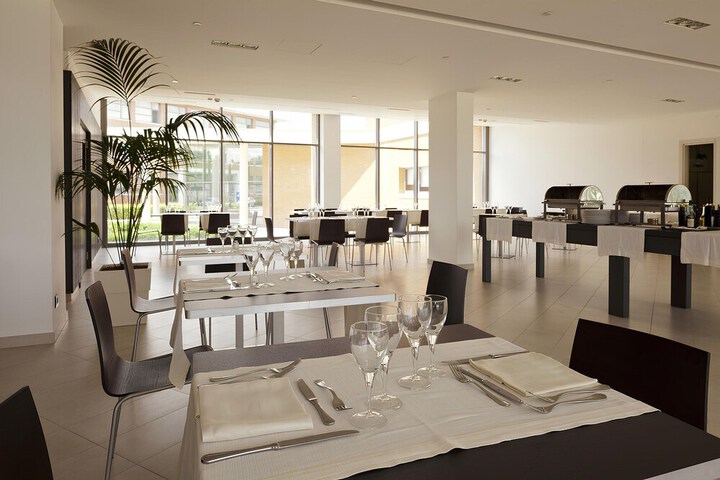 Dining 48 of 68