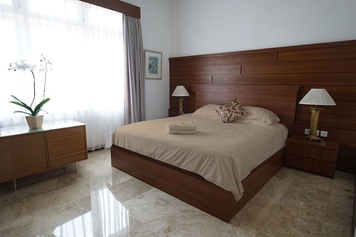 Room 2 of 12