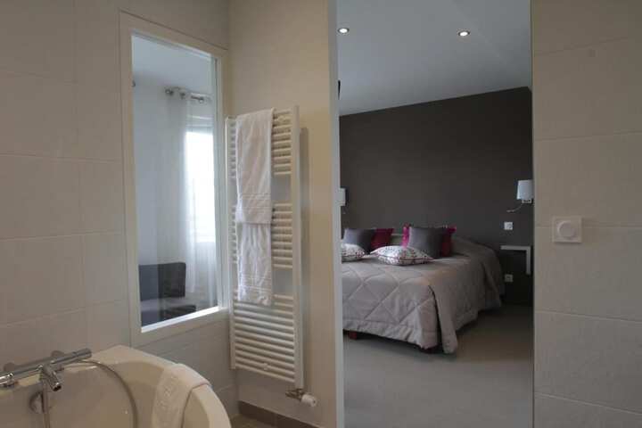 Room 28 of 61