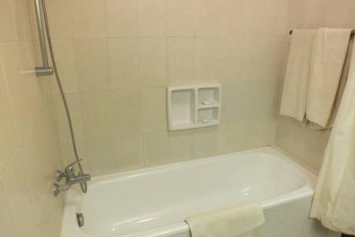 Room 16 of 70