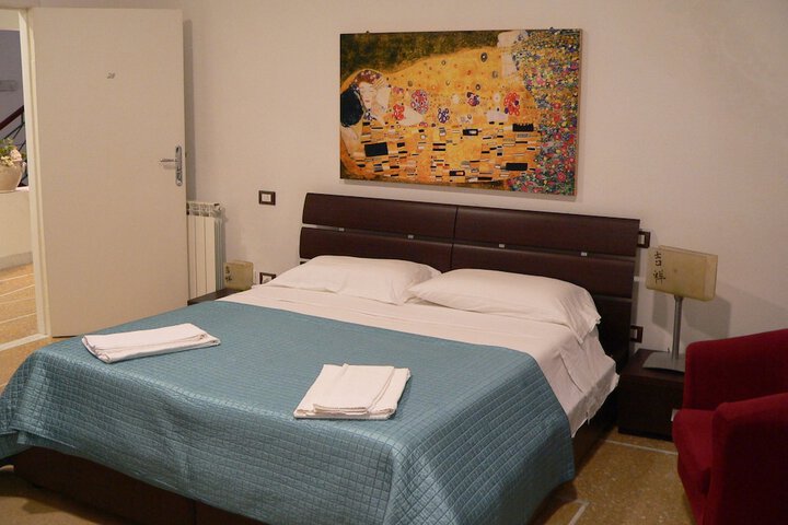 Room 15 of 64