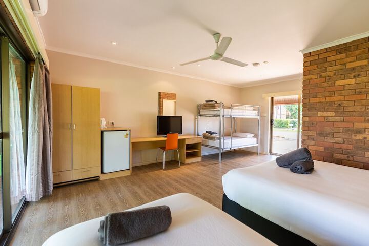 Room 9 of 36