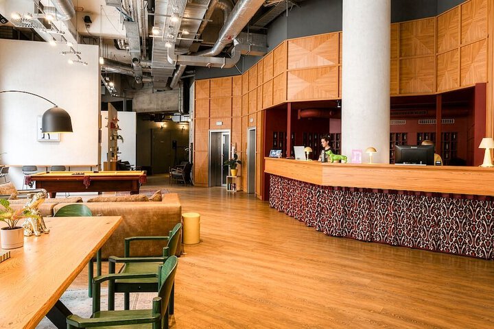 Entrance & Lobby