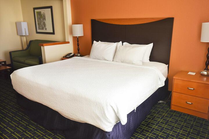 1 King Bed (1 of 12)