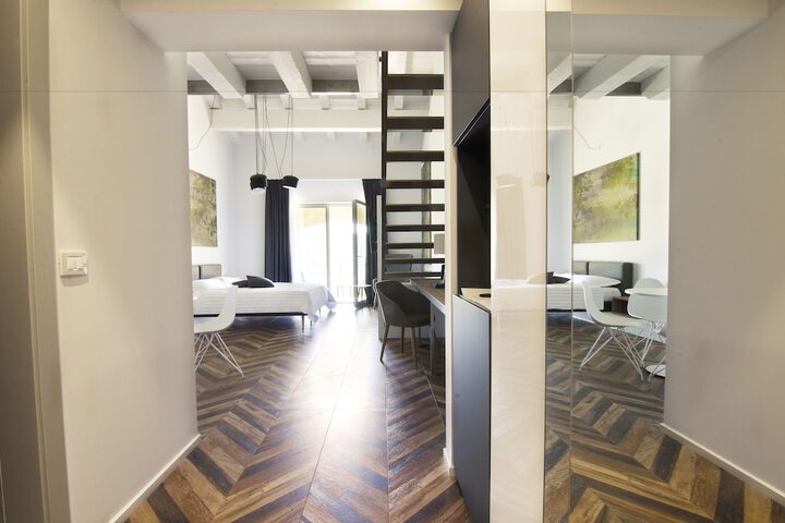 Room 15 of 37