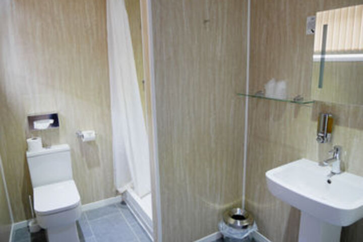 Room 2 of 32