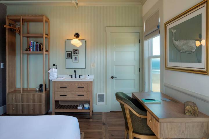 Room 27 of 80