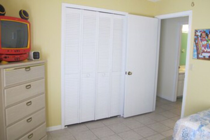 Room 33 of 291