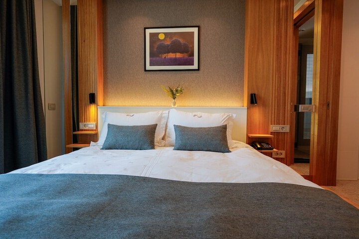 Room 26 of 91