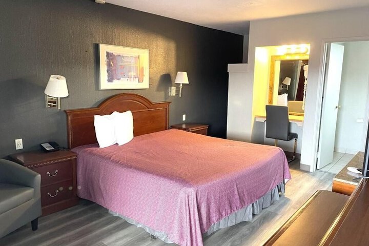 Room 12 of 34