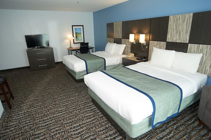 Suite King Size Bed (1 of 25)