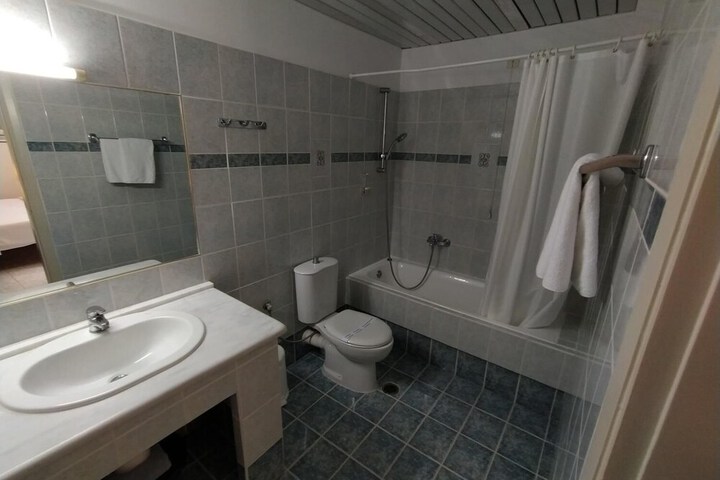 Room 25 of 41