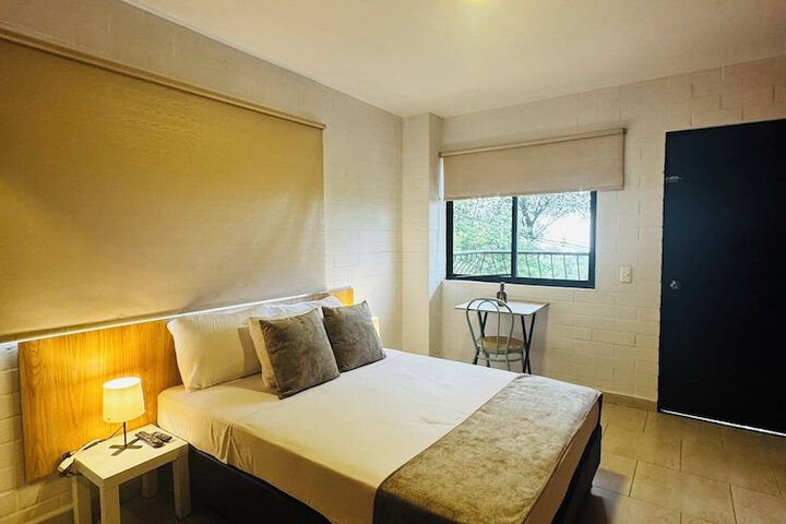 Room 4 of 94