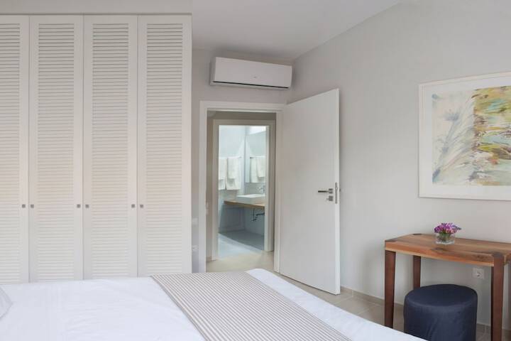 Room 8 of 69