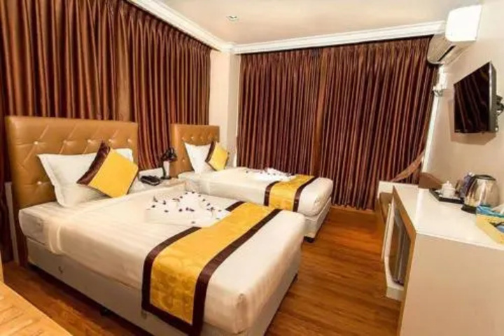 Room 15 of 30