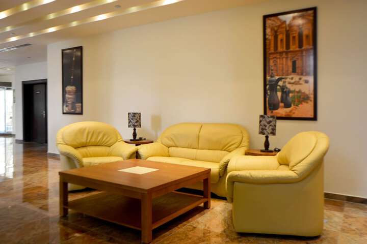 Entrance & Lobby