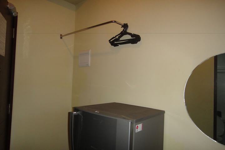 Room 32 of 48